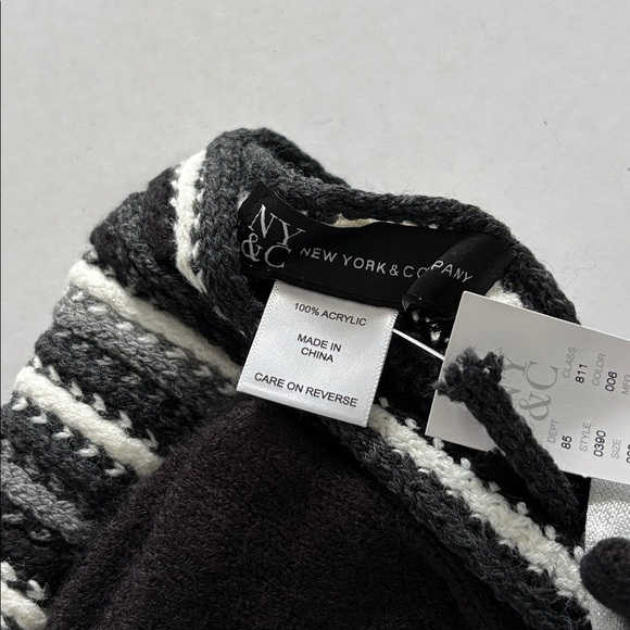 New York & Company Black and White Knit Scarf & Glove Set - Picture 6 of 6